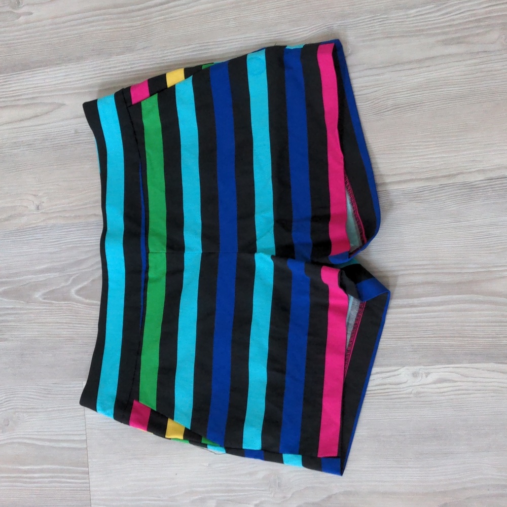 New York and Company colorful striped pull on shorts